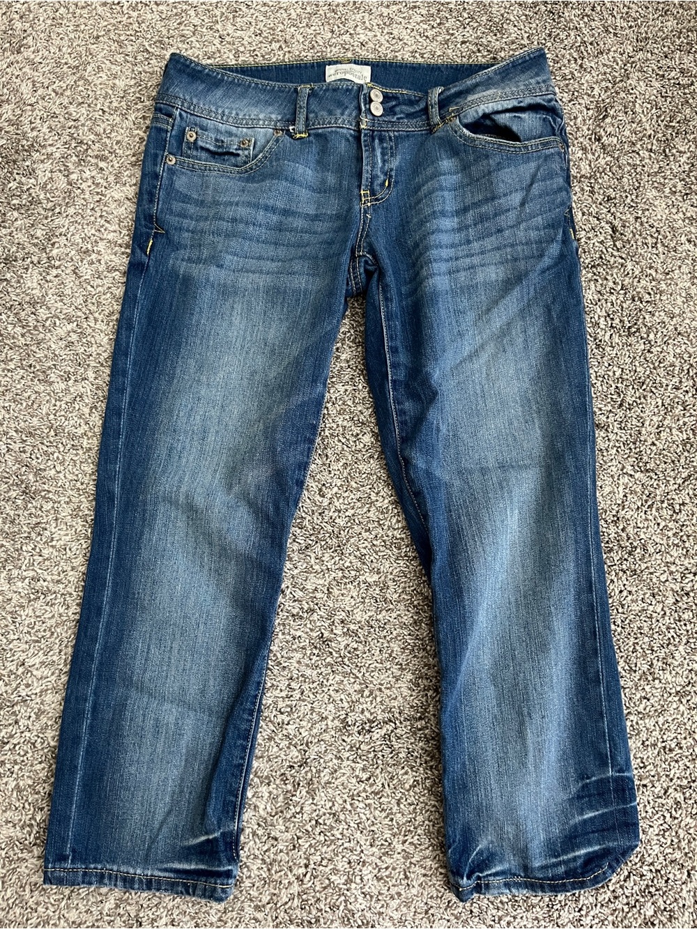 Aeropostale Medium Wash Denim Y2K Capris